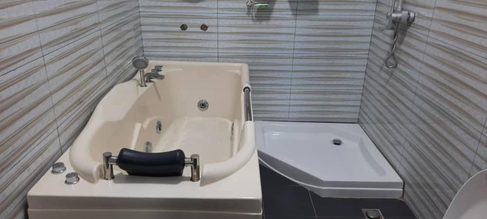 Residence Ivoire โกโตนู ภายนอก รูปภาพ